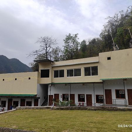 Hotel Studioz Sahastradhara Dehradun Exterior photo