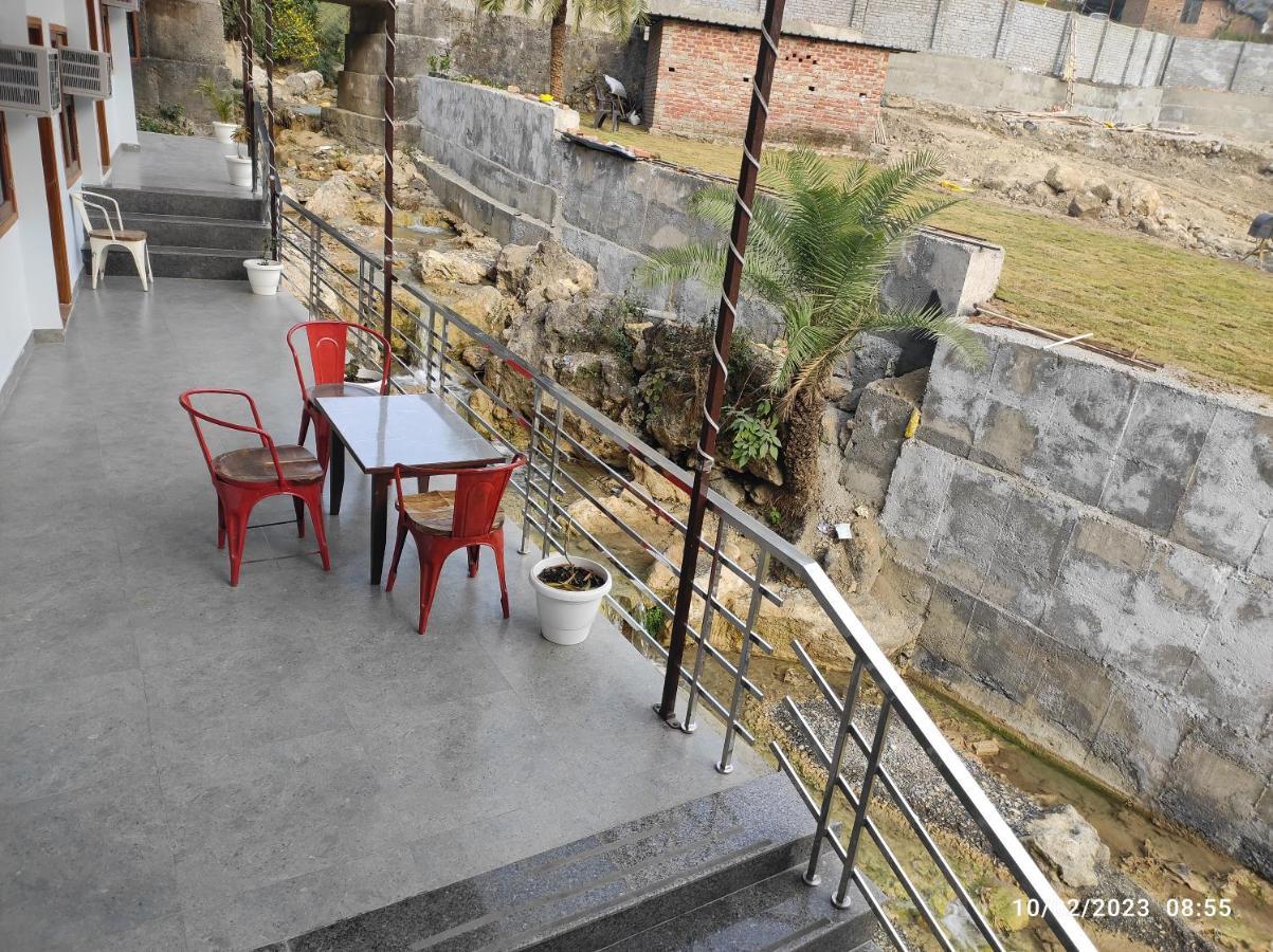 Hotel Studioz Sahastradhara Dehradun Exterior photo